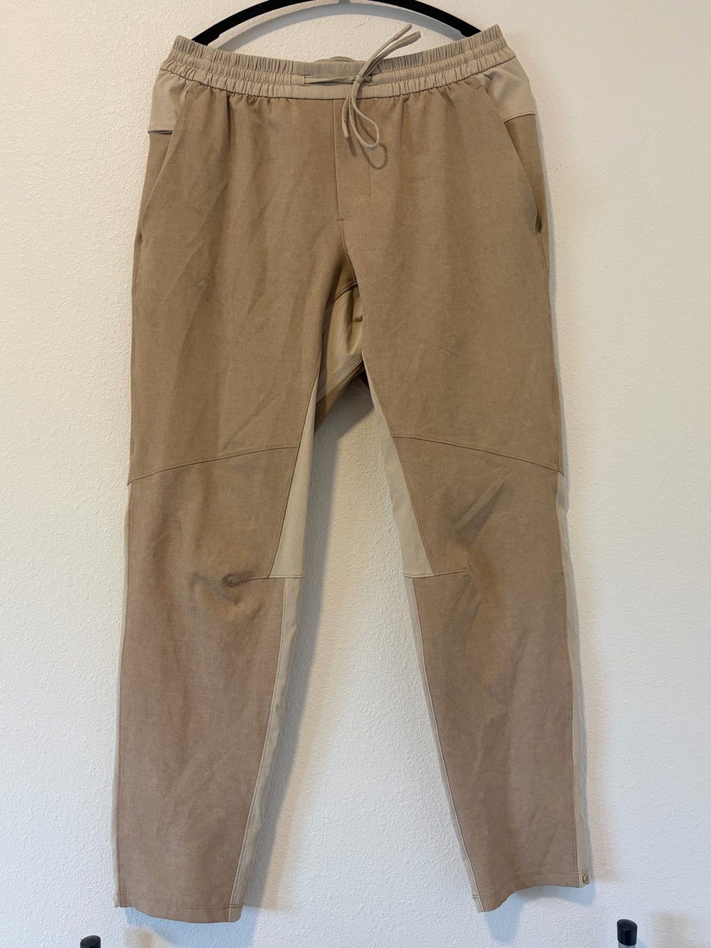 Lululemon Mens Size L Two Tone Colorblock Performance Hiking Jogger Pants Tan